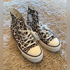 BRAND NEW! Converse All Star Lift Platform High Top sneakers-leopard print.